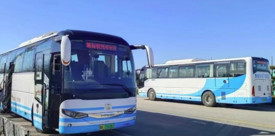 乘坐城際4號線，打卡布魯維斯、那香海、海草部落，連線貓頭山、火炬八街。